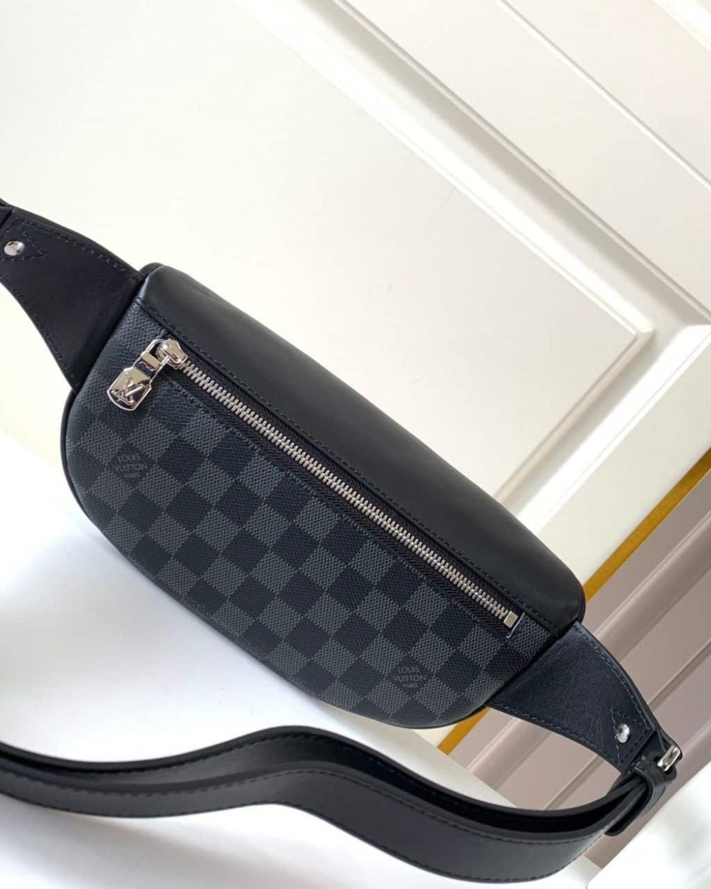 1:1 Replica Louis Vuitton LV Campus Bumbag Damier Graphite Canvas Unique Bag For Men N40362 - 10.2in