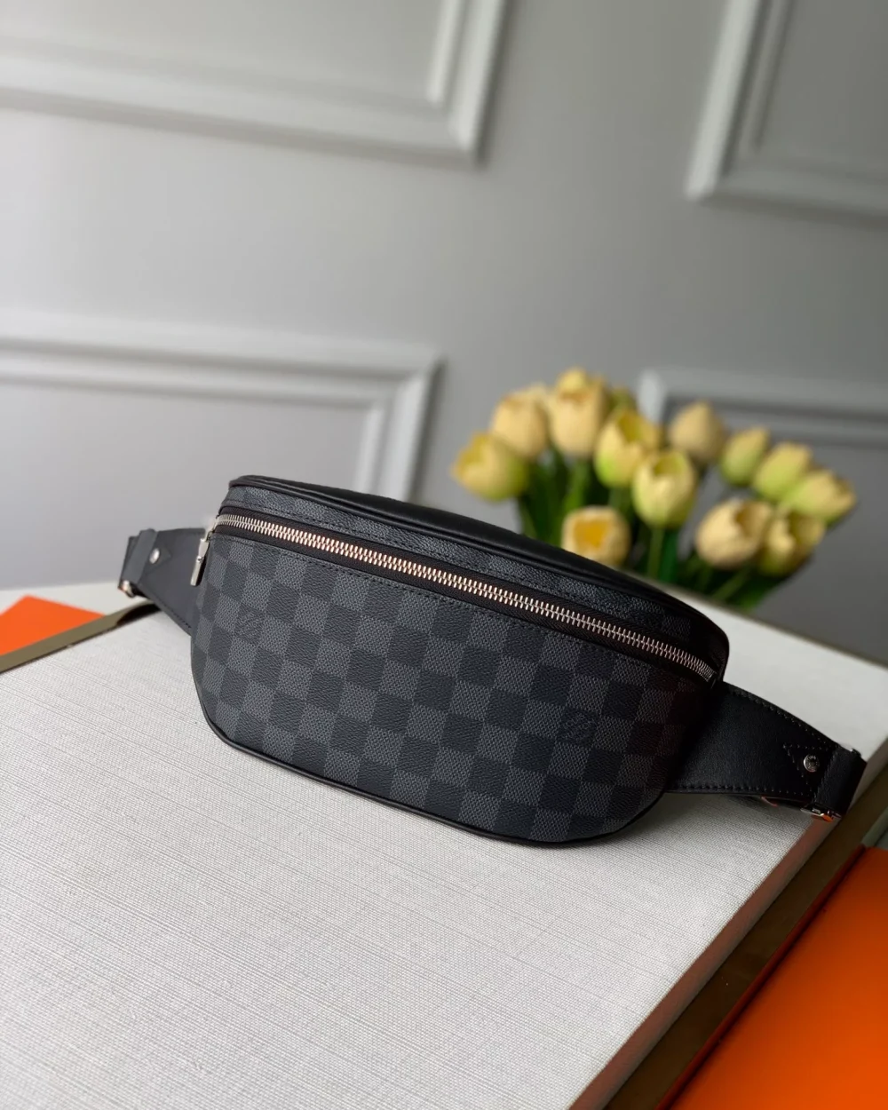 louis-vuitton-campus-bumbag-n40362