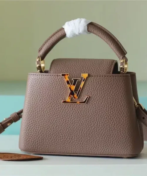 louis-vuitton-capucines-mini-m56071