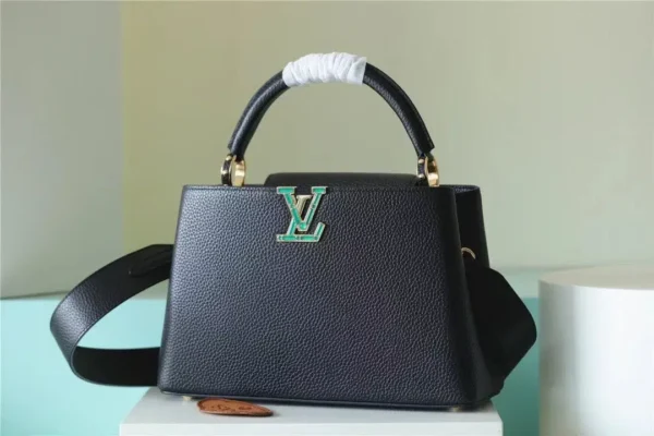 louis-vuitton-capucines-mm-m42259