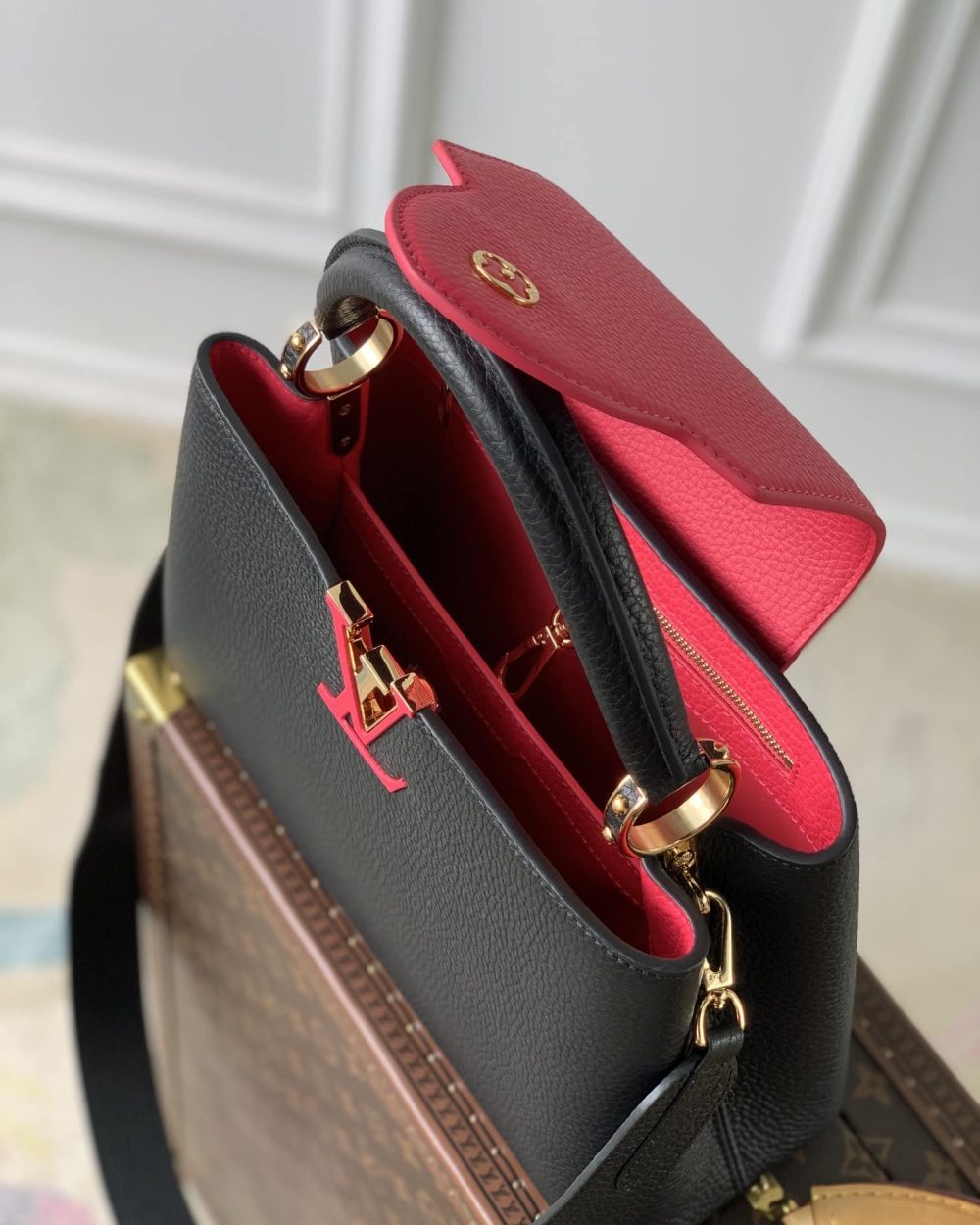 1:1 Replica Louis Vuitton LV Capucines MM Taurillon Black/ Rose Berlingot Luxury Bag For Women M59882 - 12.4in/31.5cm