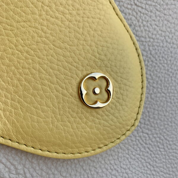 1:1 Replica Louis Vuitton LV Capucines MM Taurillon Creme Beige/ Plume Yellow Berlingot Luxury Bag For Women M59883 - 12.4in/31.5cm