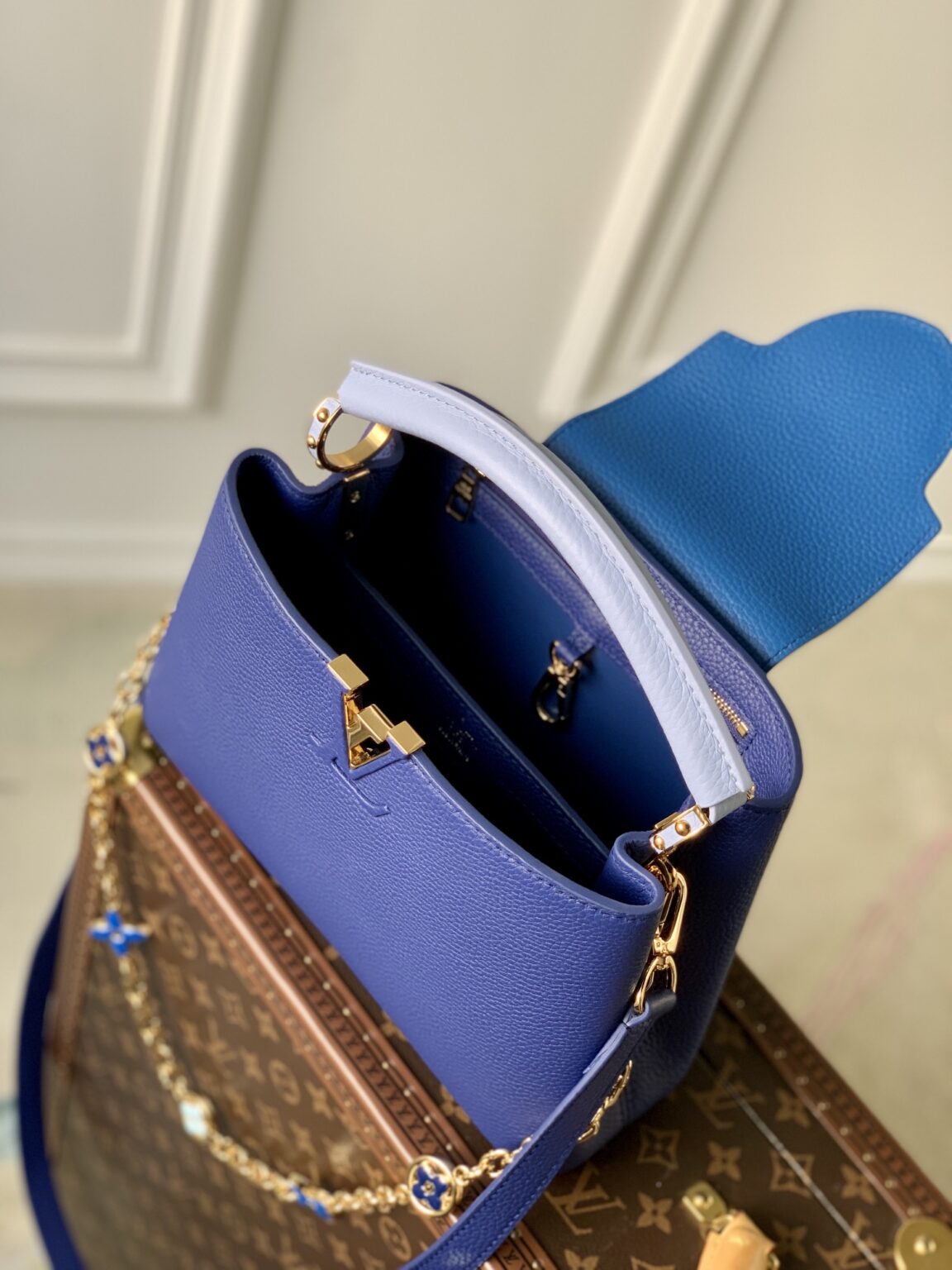 1:1 Replica Louis Vuitton LV Capuciness MM Handbag Blue Luxury Bag For Women M20844 - 12.4in/32cm - Image 9