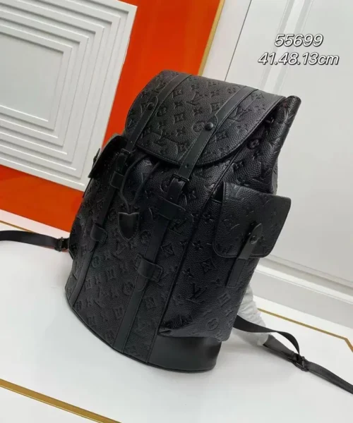 louis-vuitton-christopher-backpack-gm-m53285