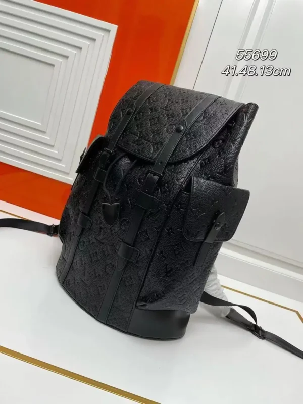 louis-vuitton-christopher-backpack-gm-m53285