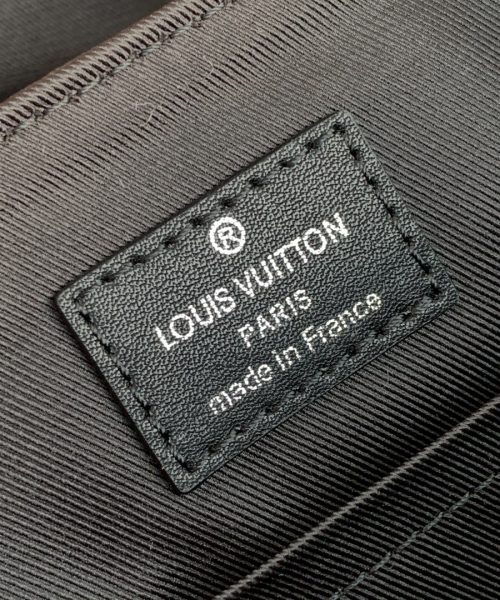 1:1 Replica Louis Vuitton LV Christopher Messenger Taurillon Black Quality Bag For Men M58476 - 11.4in/29cm