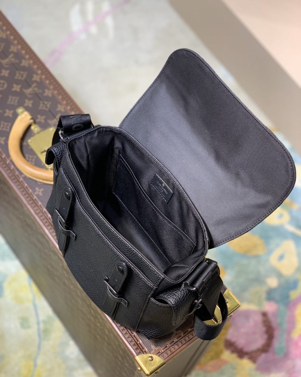 1:1 Replica Louis Vuitton LV Christopher Messenger Taurillon Black Quality Bag For Men M58476 - 11.4in/29cm