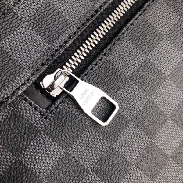 1:1 Replica Louis Vuitton LV Christopher Messenger Bag Damier Graphite Canvas Essential Bag For Men N41500 - 13in/33cm