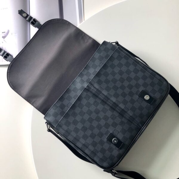1:1 Replica Louis Vuitton LV Christopher Messenger Bag Damier Graphite Canvas Essential Bag For Men N41500 - 13in/33cm