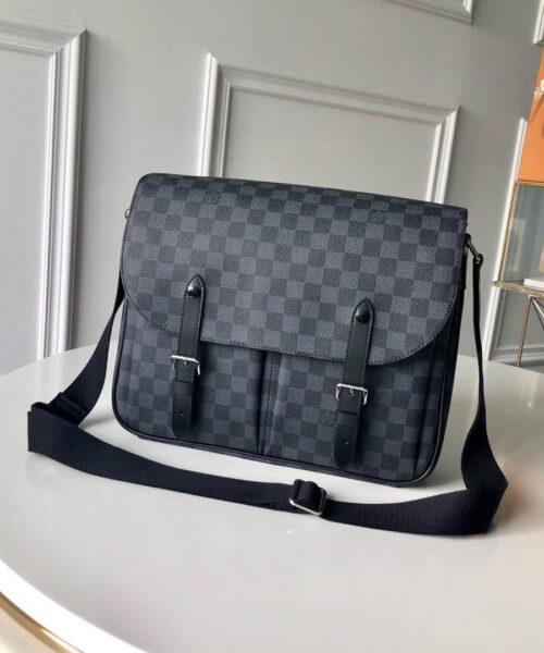louis-vuitton-christopher-messenger-n41500