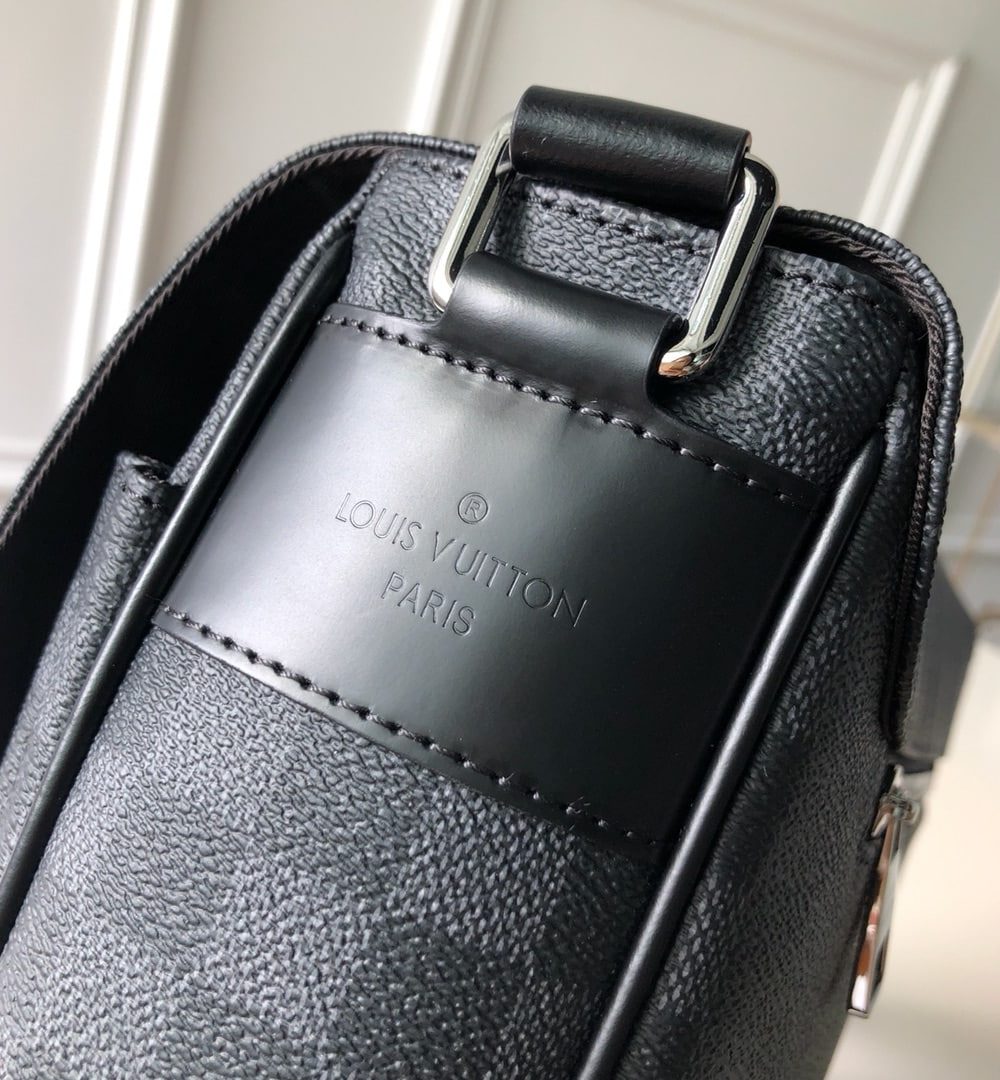 1:1 Replica Louis Vuitton LV Christopher Messenger Bag Damier Graphite Canvas Essential Bag For Men N41500 - 13in/33cm