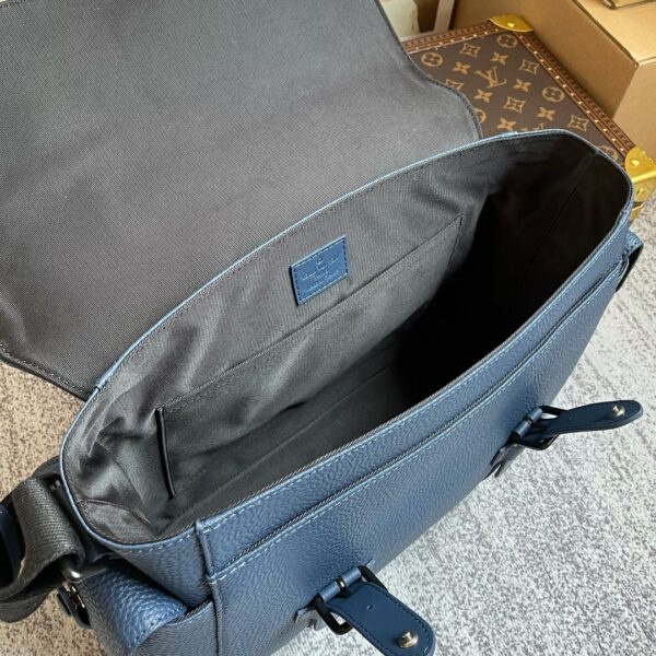 1:1 Replica Louis Vuitton LV Christopher Messenger Taurillon Blue Essential Bag For Men M58475 - 11.4in/29cm