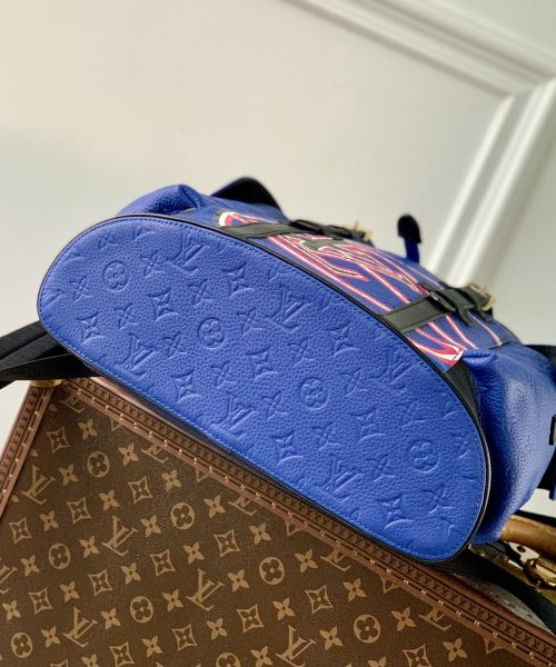 1:1 Replica Louis Vuitton LV CHRISTOPHER MM Essential Bag For Men M21104 - 17.3in/43.94cm
