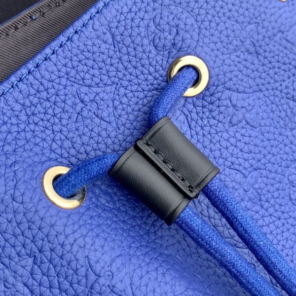 1:1 Replica Louis Vuitton LV CHRISTOPHER MM Essential Bag For Men M21104 - 17.3in/43.94cm