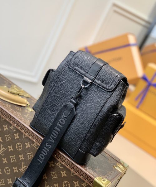 1:1 Replica Louis Vuitton LV Christopher XS Taurillon Black Essential Bag For Men M58495 - 7.7in/19.5cm