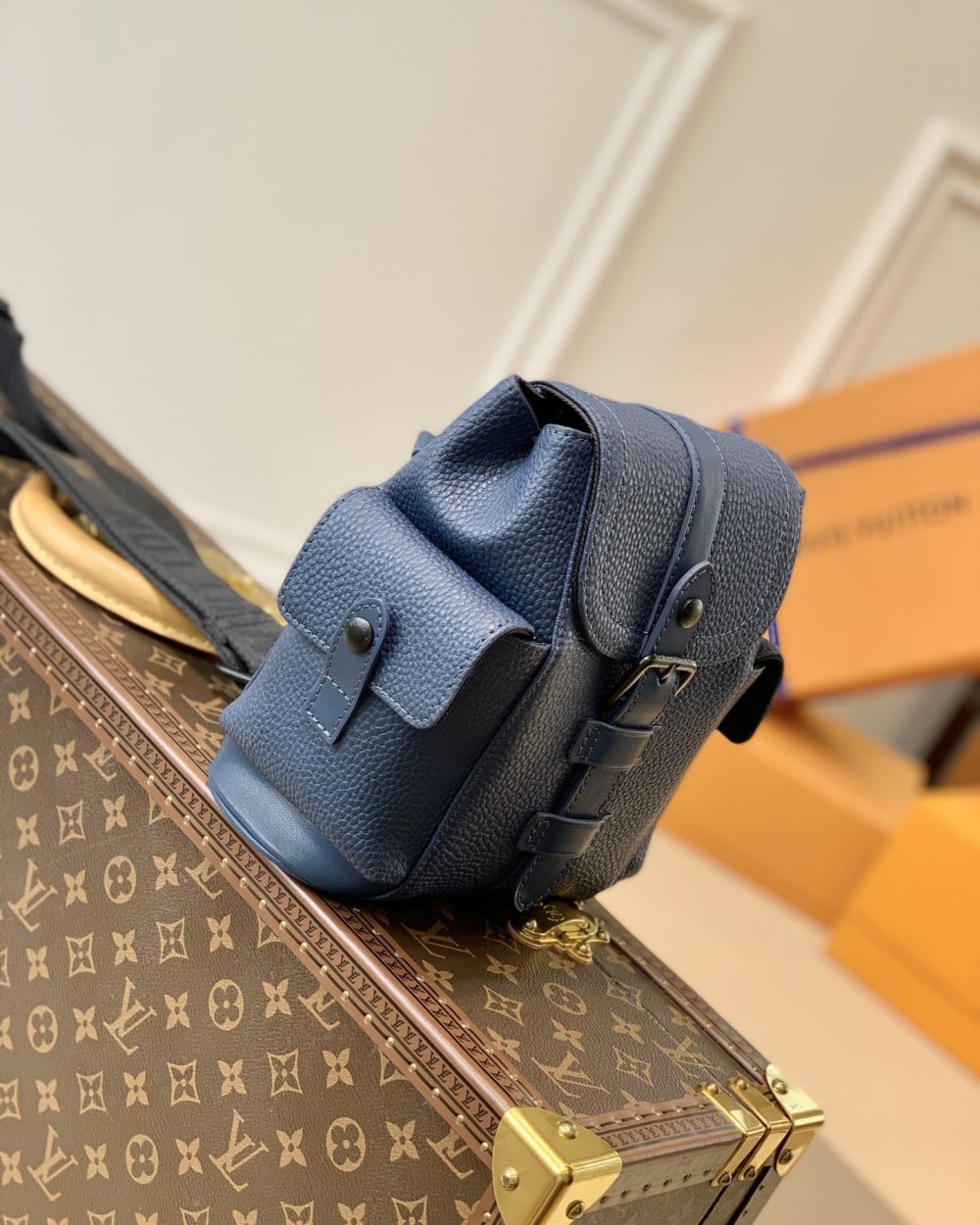 1:1 Replica Louis Vuitton LV Christopher XS Taurillon Blue Essential Bag For Men M58495 - 7.7in/19.5cm