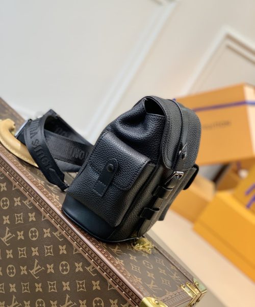 1:1 Replica Louis Vuitton LV Christopher XS Taurillon Black Essential Bag For Men M58495 - 7.7in/19.5cm