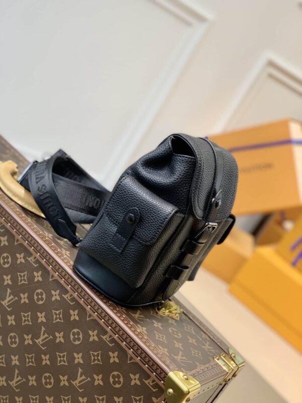 1:1 Replica Louis Vuitton LV Christopher XS Taurillon Black Essential Bag For Men M58495 - 7.7in/19.5cm
