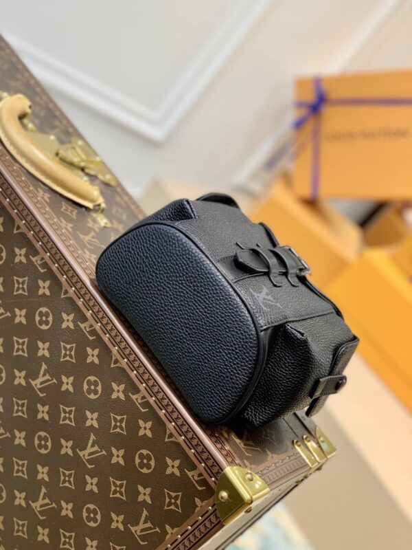 1:1 Replica Louis Vuitton LV Christopher XS Taurillon Black Essential Bag For Men M58495 - 7.7in/19.5cm