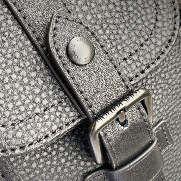 1:1 Replica Louis Vuitton LV Christopher XS Taurillon Black Essential Bag For Men M58495 - 7.7in/19.5cm