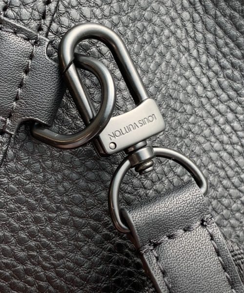 1:1 Replica Louis Vuitton LV Christopher XS Taurillon Black Essential Bag For Men M58495 - 7.7in/19.5cm