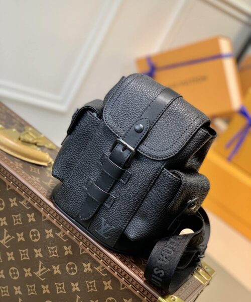 louis-vuitton-christopher-xs-m58495