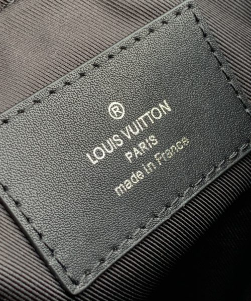 1:1 Replica Louis Vuitton LV Christopher XS Taurillon Black Essential Bag For Men M58495 - 7.7in/19.5cm