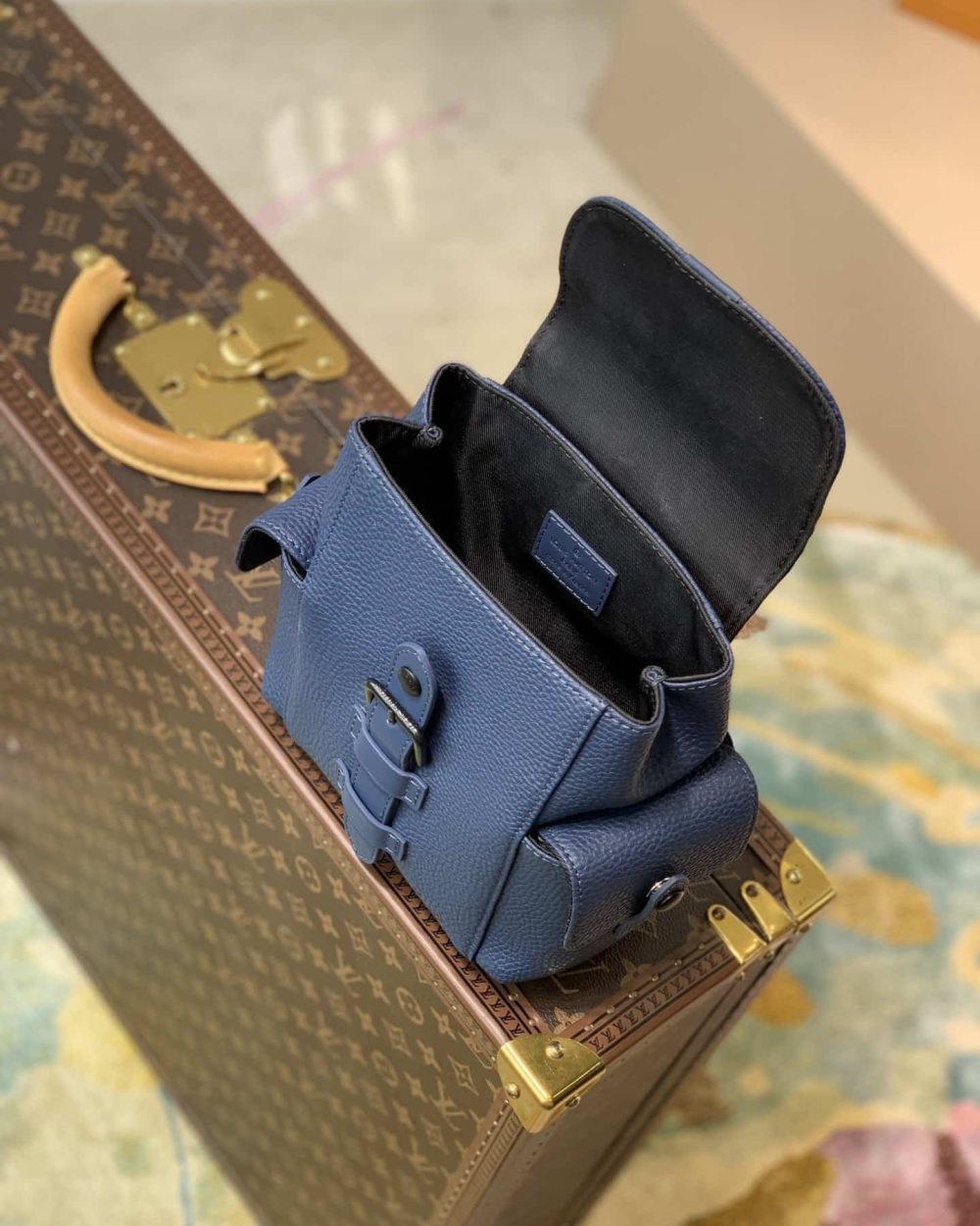 1:1 Replica Louis Vuitton LV Christopher XS Taurillon Blue Essential Bag For Men M58495 - 7.7in/19.5cm