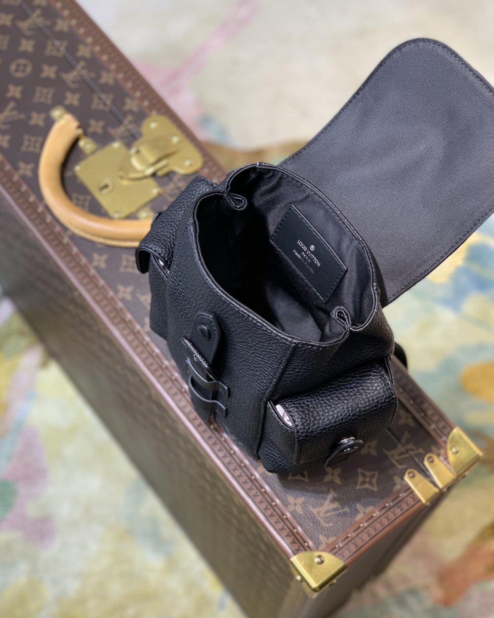 1:1 Replica Louis Vuitton LV Christopher XS Taurillon Black Essential Bag For Men M58495 - 7.7in/19.5cm