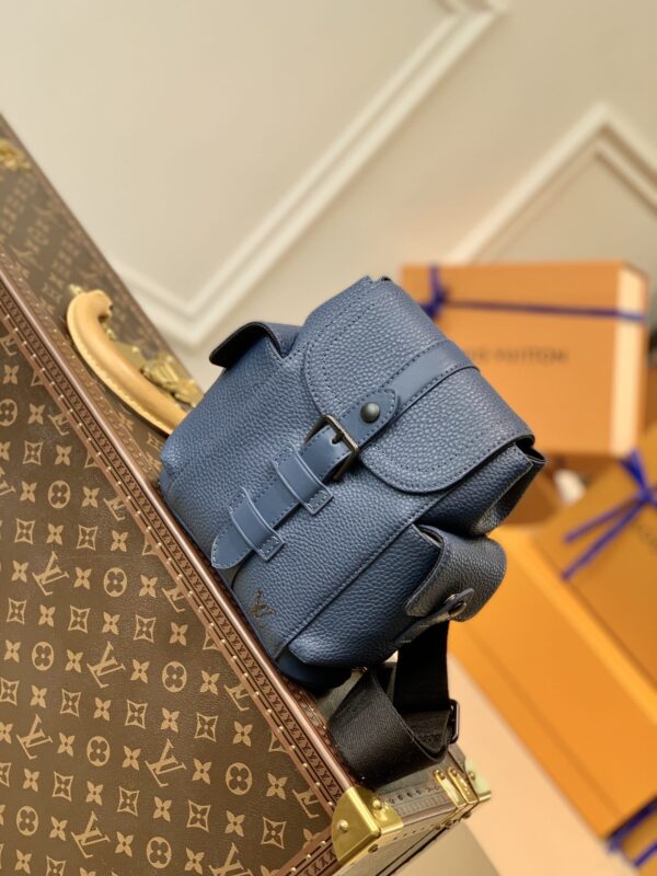louis-vuitton-christopher-xs-m58495