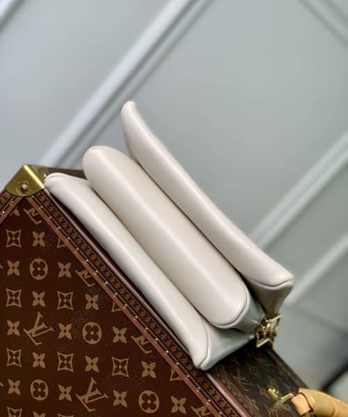 1:1 Replica Louis Vuitton LV Coussin BB Bag Luxury Bag For Women M22993 - 8.3 Inches/ 21 Cm