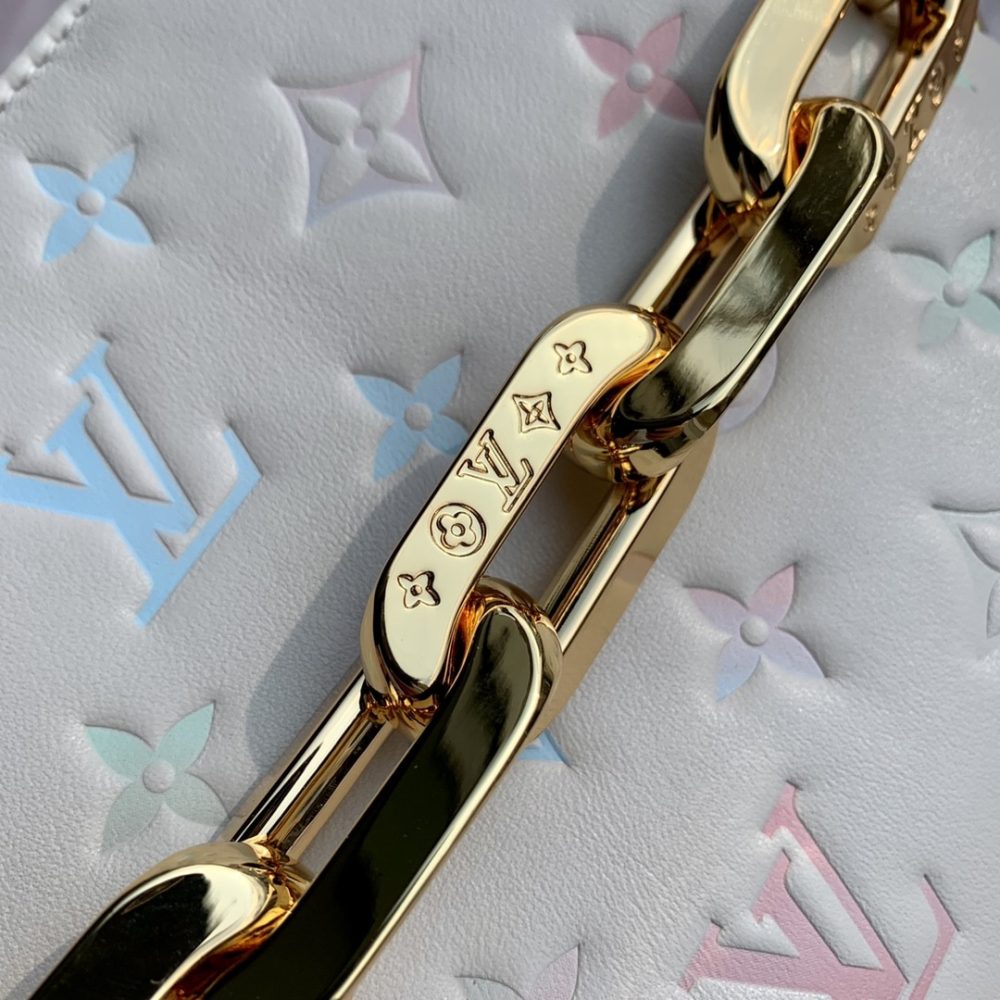 1:1 Replica Louis Vuitton LV Coussin BB Bag Luxury Bag For Women M22993 - 8.3 Inches/ 21 Cm - Image 4