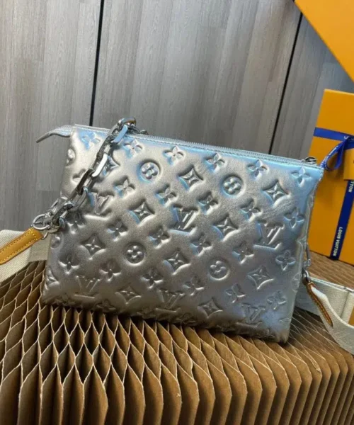 louis-vuitton-coussin-pm-m57913