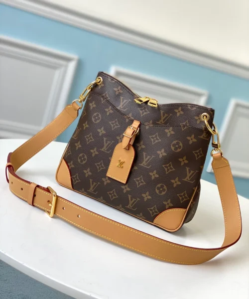 louis-vuitton-crossbody-31cm-brown