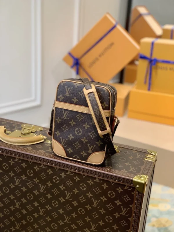 louis-vuitton-danube-m45266