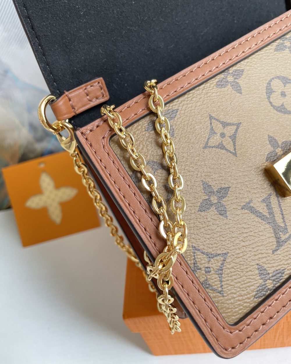 1:1 Replica Louis Vuitton LV Dauphine Chain Wallet Combines Monogram And Monogram Reverse Canvas By Nicolas Ghesquière Luxury Bag For Women M68746 - 19cm