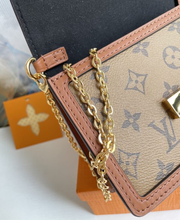 1:1 Replica Louis Vuitton LV Dauphine Chain Wallet Combines Monogram And Monogram Reverse Canvas By Nicolas Ghesquière Luxury Bag For Women M68746 - 19cm
