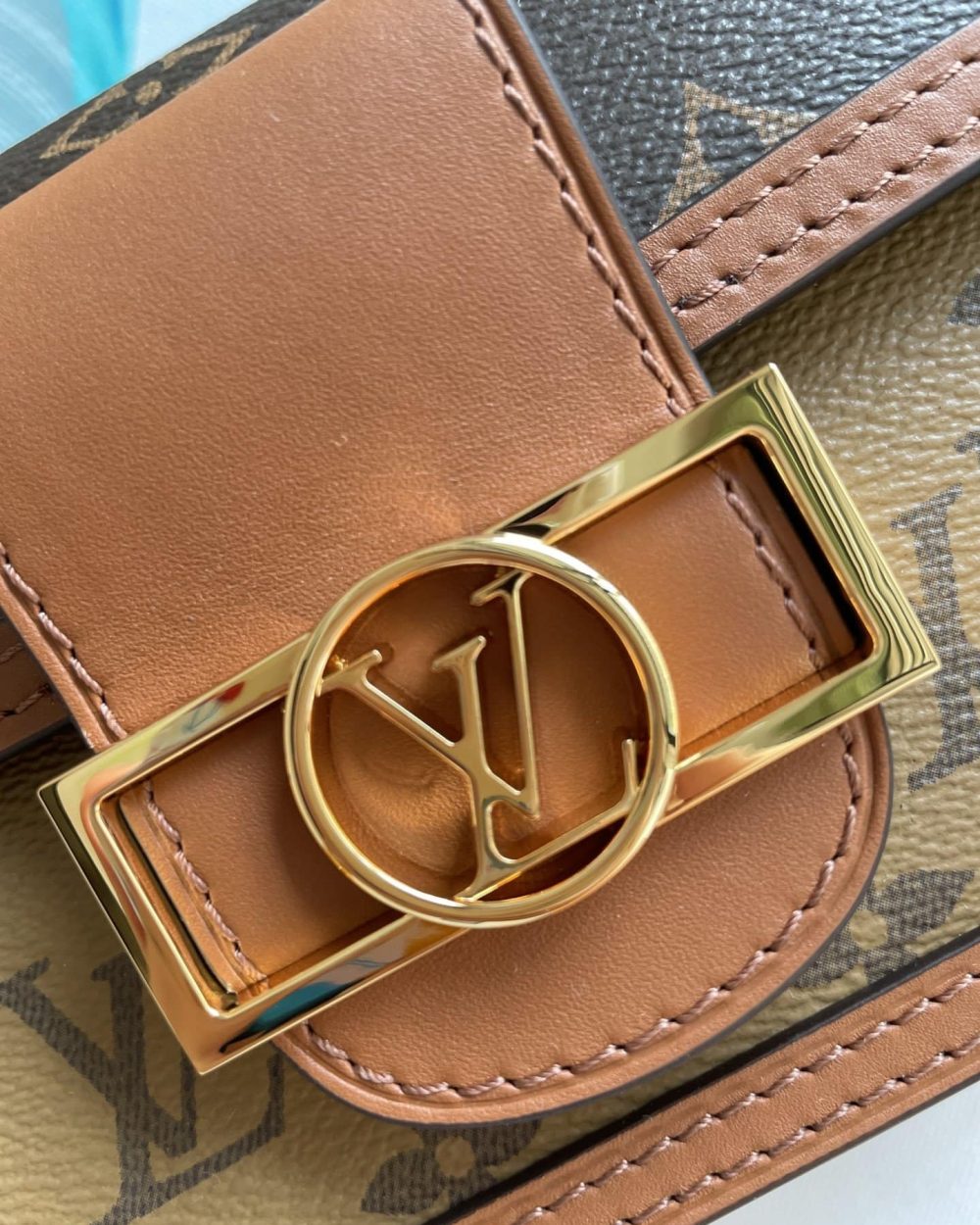 1:1 Replica Louis Vuitton LV Dauphine Chain Wallet Combines Monogram And Monogram Reverse Canvas By Nicolas Ghesquière Luxury Bag For Women M68746 - 19cm