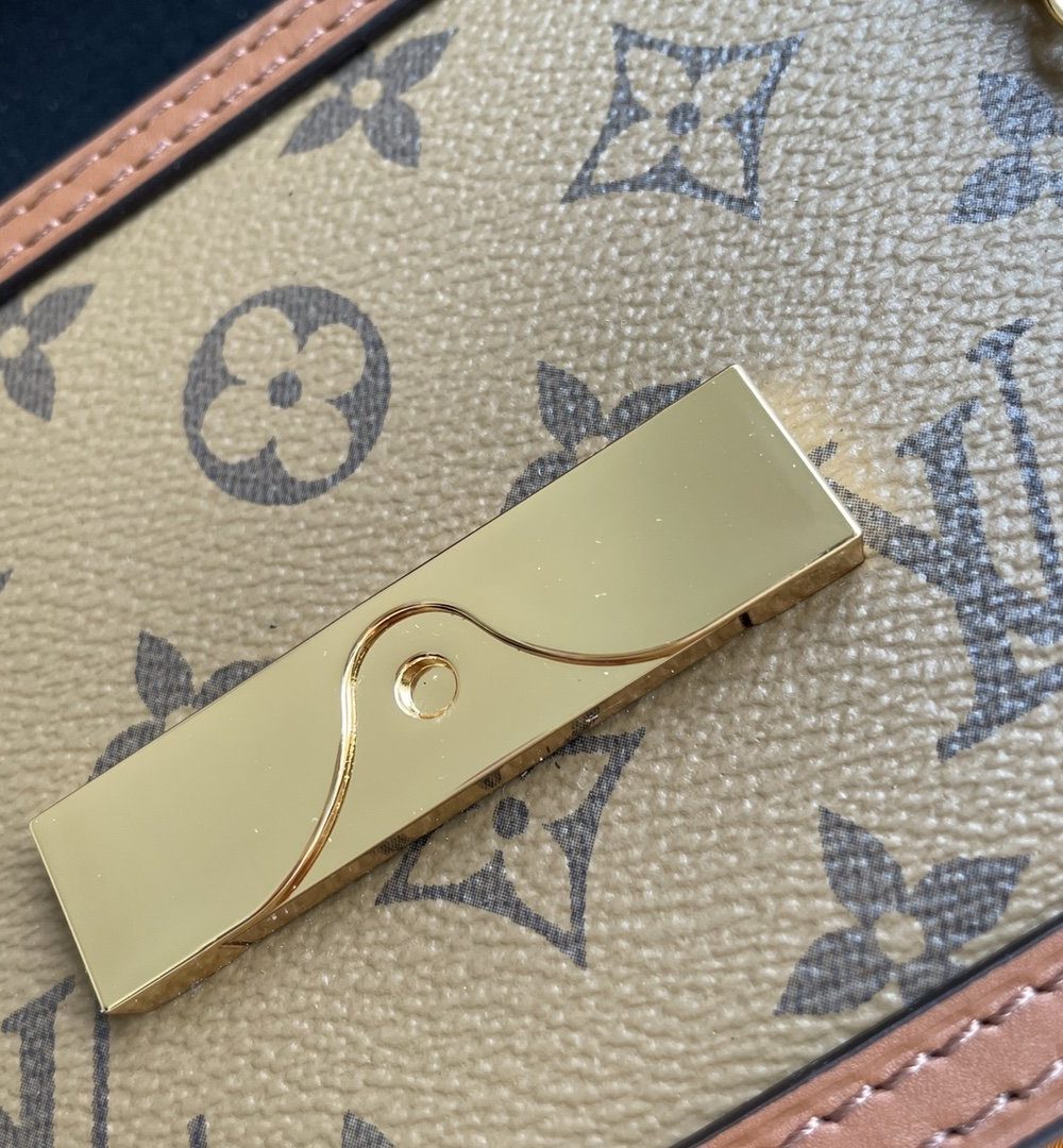 1:1 Replica Louis Vuitton LV Dauphine Chain Wallet Combines Monogram And Monogram Reverse Canvas By Nicolas Ghesquière Luxury Bag For Women M68746 - 19cm