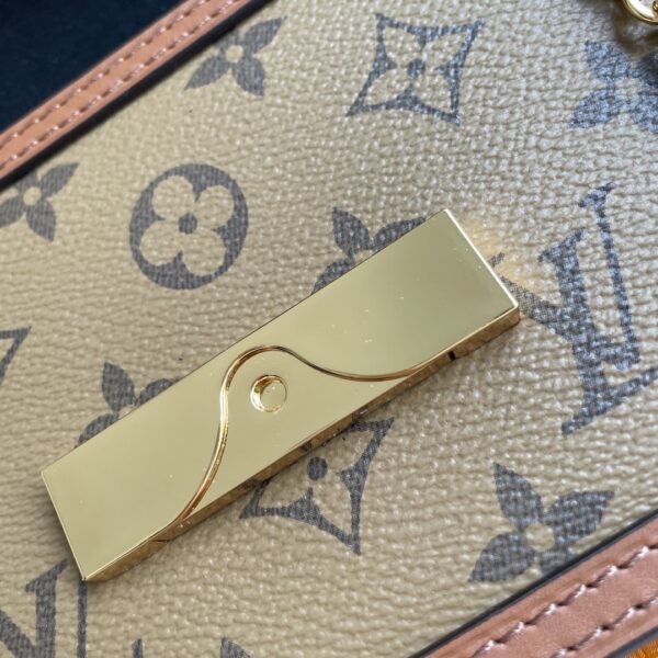 1:1 Replica Louis Vuitton LV Dauphine Chain Wallet Combines Monogram And Monogram Reverse Canvas By Nicolas Ghesquière Luxury Bag For Women M68746 - 19cm