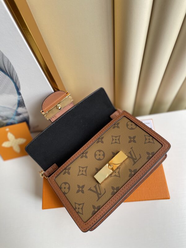 1:1 Replica Louis Vuitton LV Dauphine Chain Wallet Combines Monogram And Monogram Reverse Canvas By Nicolas Ghesquière Luxury Bag For Women M68746 - 19cm