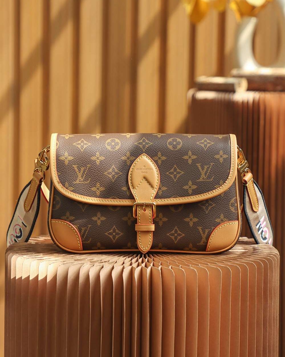 1:1 Replica Louis Vuitton LV Diane Satchel Brown Luxury Bag For Women M45985 - 24cm / 9.4in
