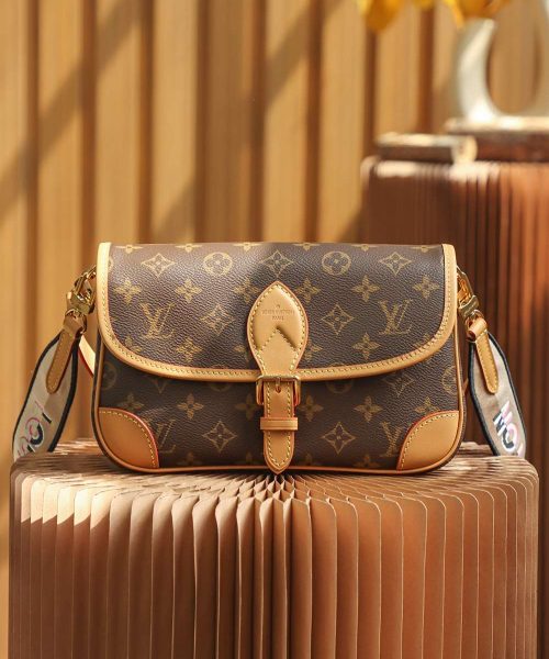 1:1 Replica Louis Vuitton LV Diane Satchel Brown Luxury Bag For Women M45985 - 24cm / 9.4in