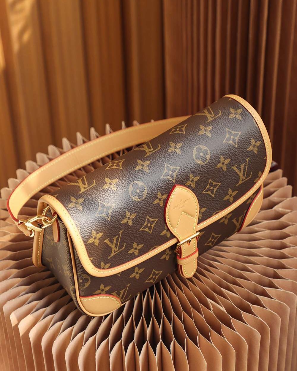 1:1 Replica Louis Vuitton LV Diane Satchel Brown Luxury Bag For Women M45985 - 24cm / 9.4in