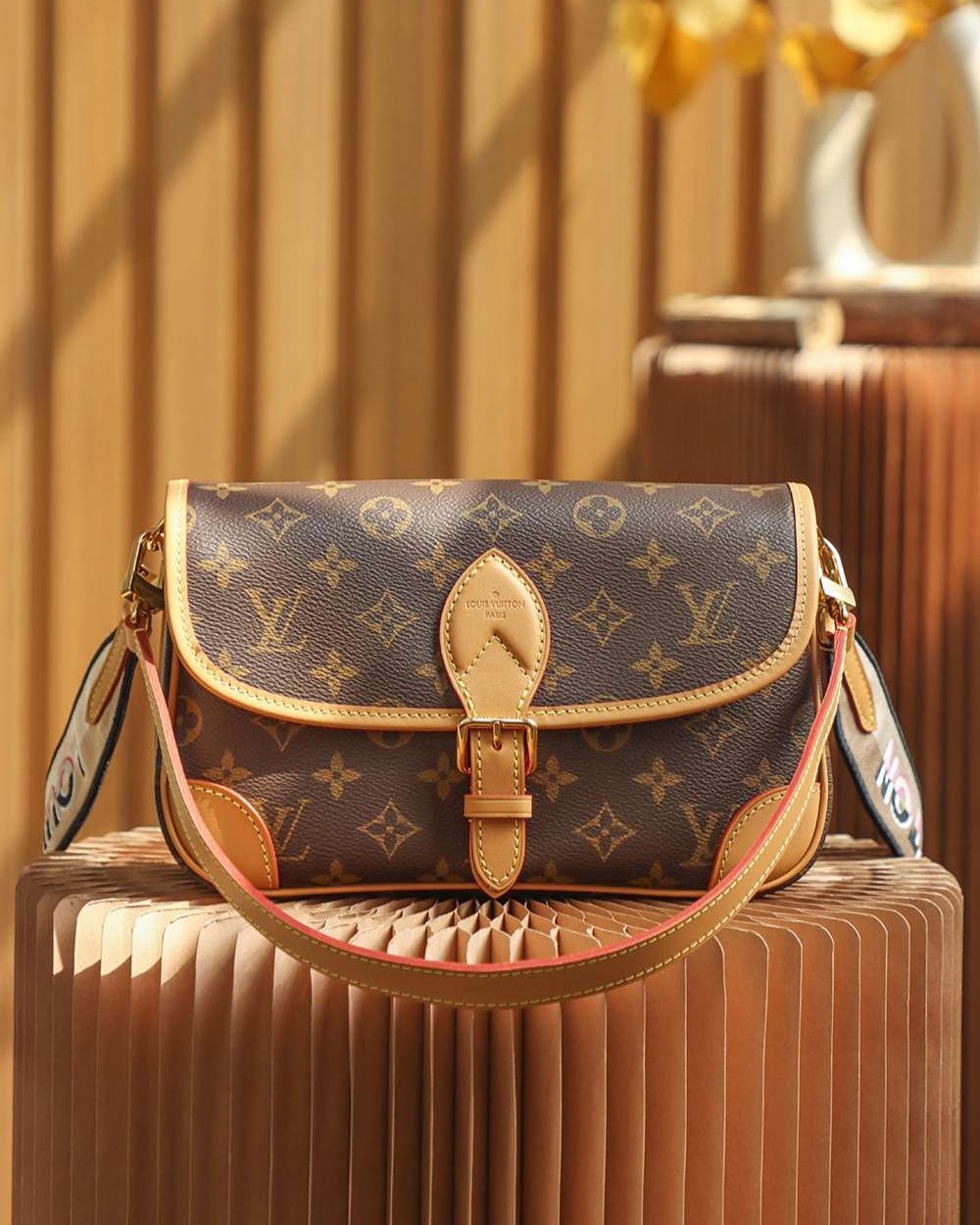 1:1 Replica Louis Vuitton LV Diane Satchel Brown Luxury Bag For Women M45985 - 24cm / 9.4in