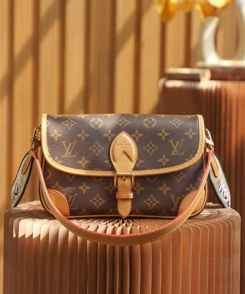 1:1 Replica Louis Vuitton LV Diane Satchel Brown Luxury Bag For Women M45985 - 24cm / 9.4in