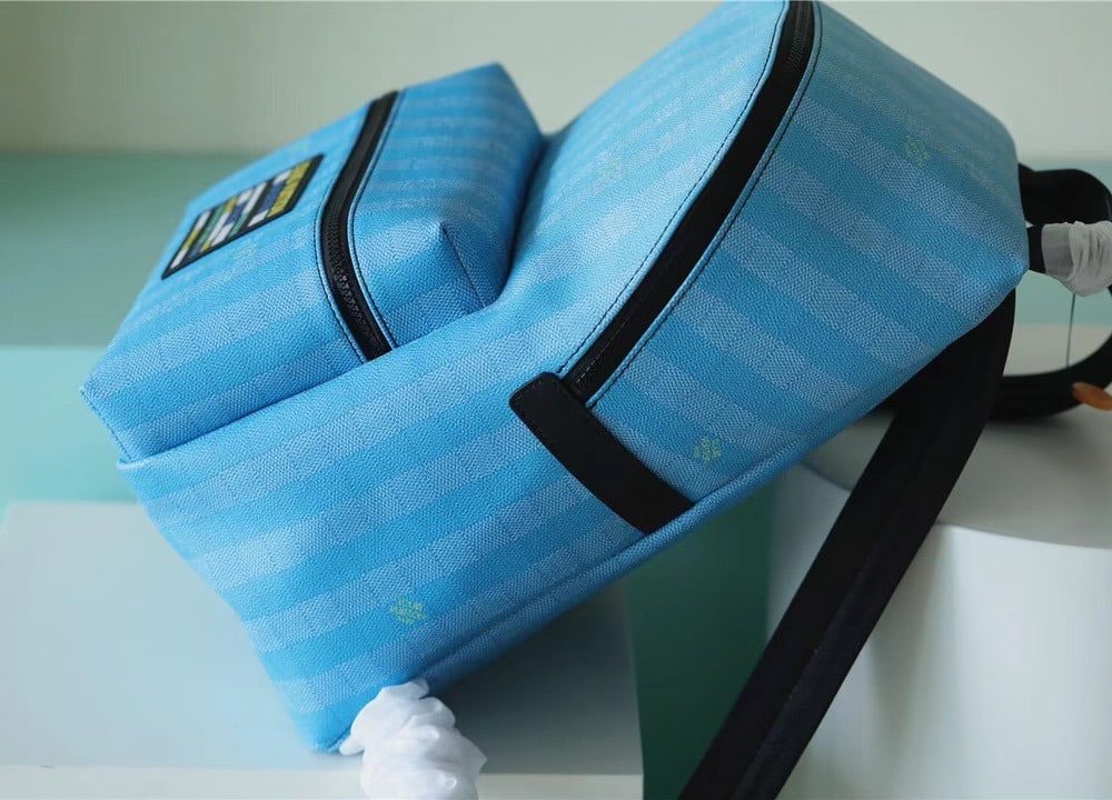 1:1 Replica Louis Vuitton LV Discovery Backpack Damier Stripes Canvas Gradient Blue Unique For Men M59913 - 40cm