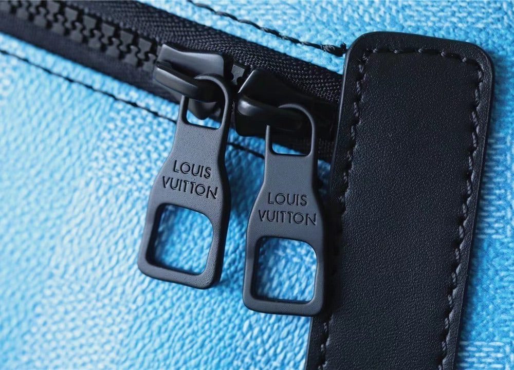 1:1 Replica Louis Vuitton LV Discovery Backpack Damier Stripes Canvas Gradient Blue Unique For Men M59913 - 40cm