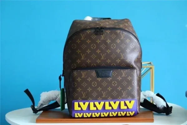 louis-vuitton-discovery-backpack-monogram-canvas-with-lv-rubber-signature-appliqué-for-fall-m57965