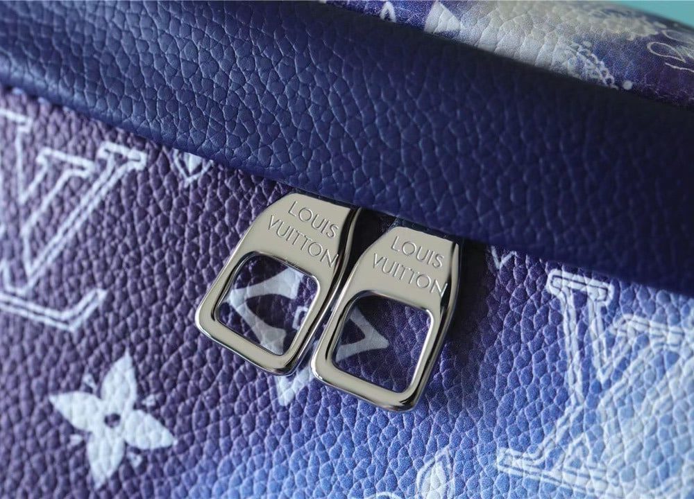 1:1 Replica Louis Vuitton LV Discovery Bumbag PM Monogram Blue Unique Bag For Men M20587 - 17.3in/44cm